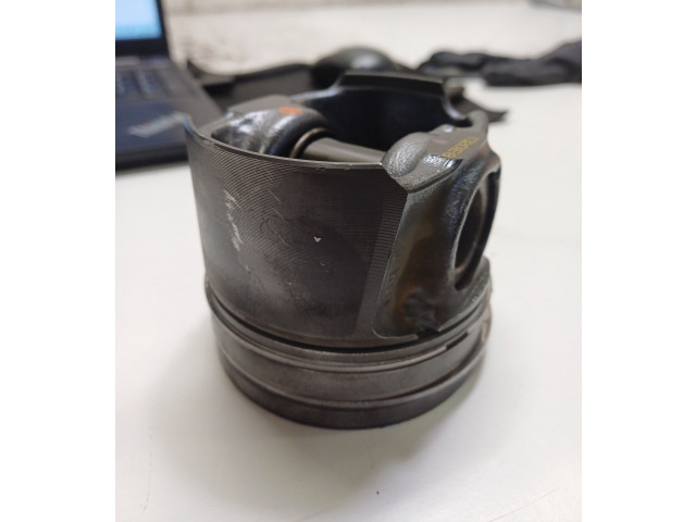 Píst 0851E   Ford Kuga II     