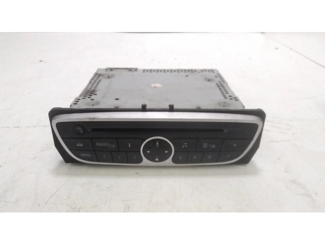 Радио/ проигрыватель CD/DVD / навигация