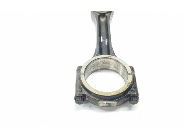 Шатун DFGA 04L105401A, 04L105401A    Skoda Superb B8 (3V)  