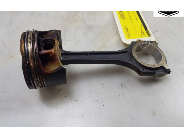 Píst A2700302717, A2700300420 Mercedes-Benz CLA C117 X117 W117 M270.910