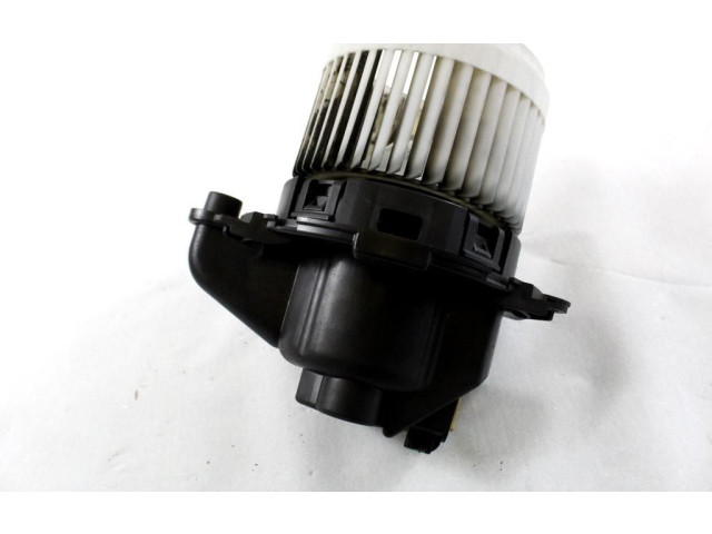 Вентилятор печки    272100975R   Dacia Sandero