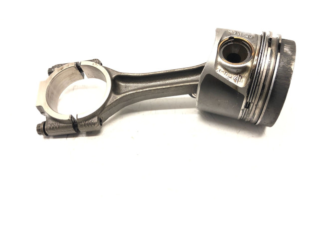 Поршень (поршни) 038JV400   Audi A4 Allroad B8