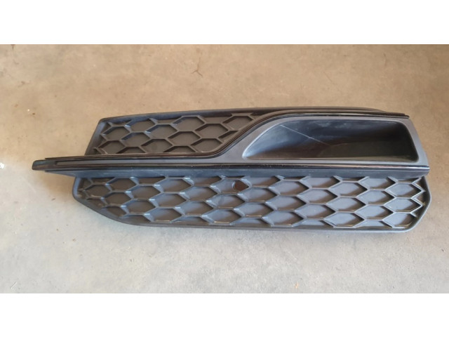 Нижняя решётка (из трех частей) Audi A3 S3 8V 2013-2019 года 8V3807681      