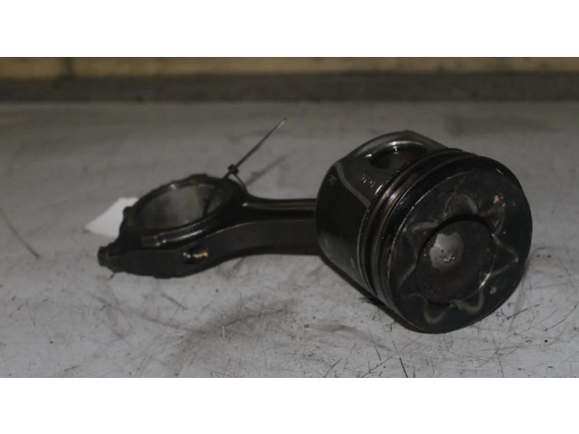 Píst Ford Focus pro benzínový motor 1.6