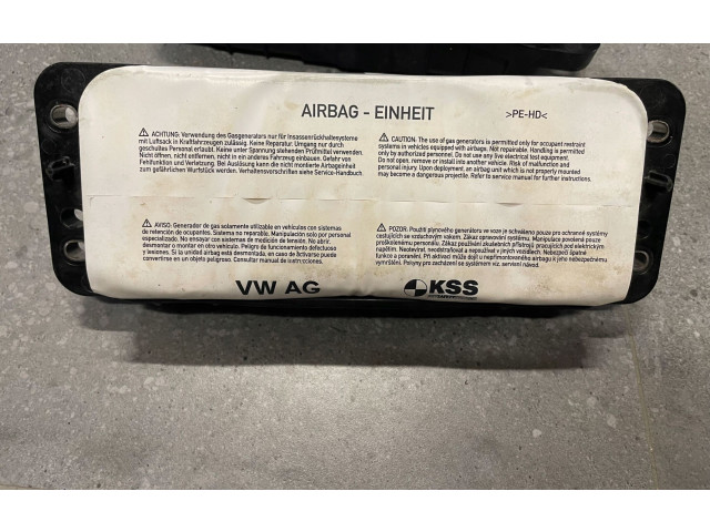 Подушка безопасности водителя    Skoda Octavia Mk3 (5E)