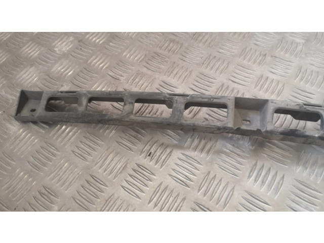 Задний держатель бампера