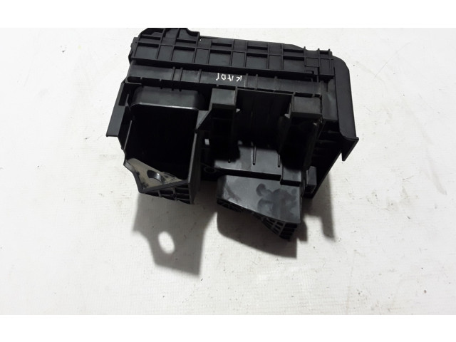 Блок предохранителей 1K0937629A   Volkswagen Caddy    