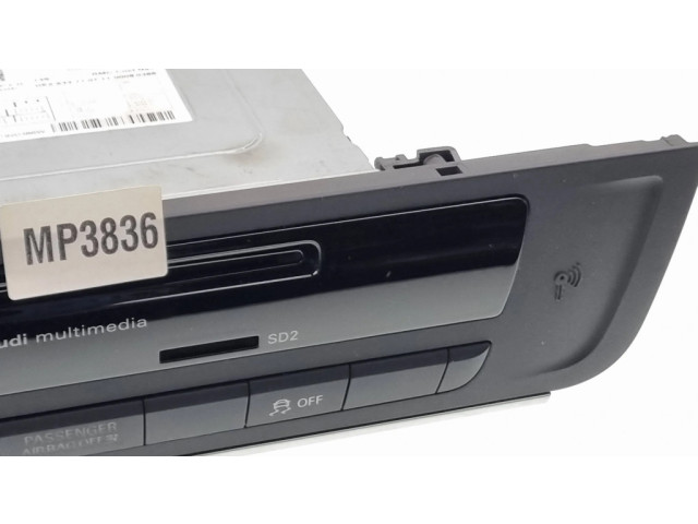 Радио/ проигрыватель CD/DVD / навигация