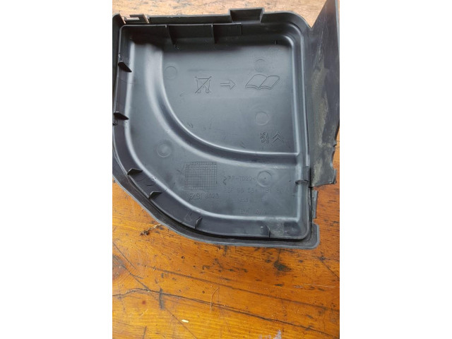 Pojistková skříňka 9658447380 Peugeot 5008 2013