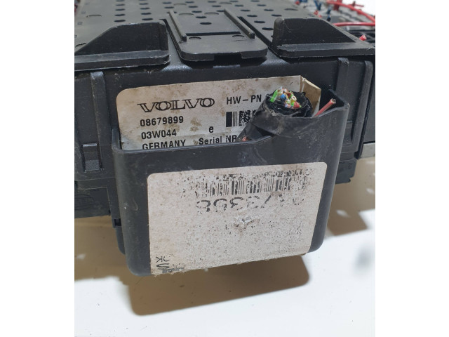 Блок предохранителей 8622520, 9162316 Volvo S60