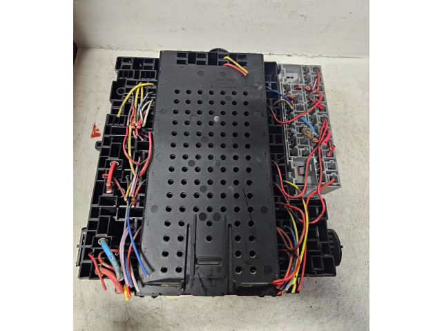 Блок предохранителей  8645410, 8645411   Volvo V70    