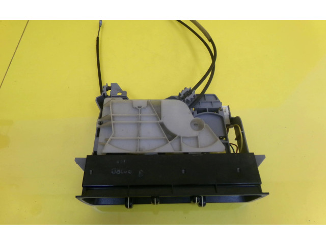 Блок управления климат-контролем    Mazda 323 F