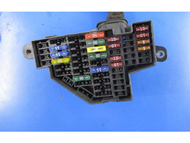 Блок предохранителей     Audi A3 S3 A3 Sportback 8P    