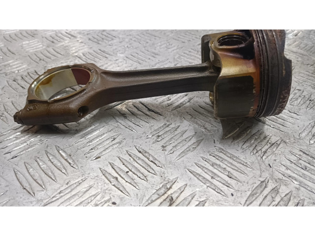 Píst BMW 1 F40 pro benzínový motor 1.5