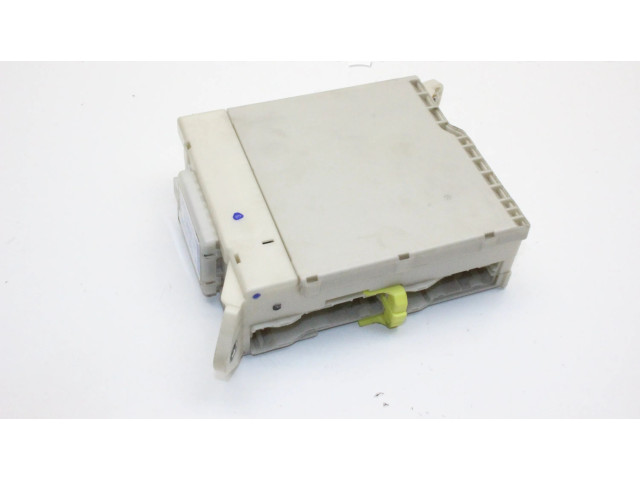 Pojistková skříňka 8273030631 Lexus GS 300 350 430 450H 2006