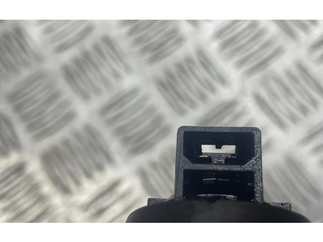 Форсунка 038130073AG Skoda Octavia Mk2 (1Z)