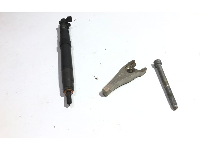 Форсунка 9686191080    Peugeot 5008  RHE 