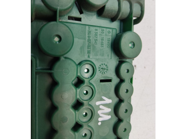 Pojistková skříňka 8387541, 18483 BMW 5 E39 2001