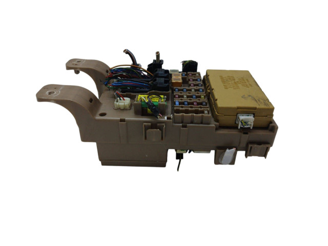 Блок предохранителей 8264113040, 2323000231   Toyota Corolla Verso E121    