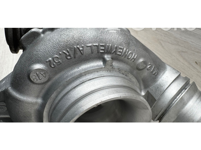 Vstřikovací lišta 8570082, VEAC02352 BMW 5 F10 F11 B47