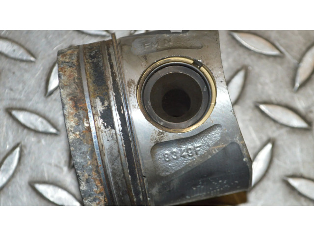 Píst 8349F, 65100 Mercedes-Benz C W204 OM 651.911