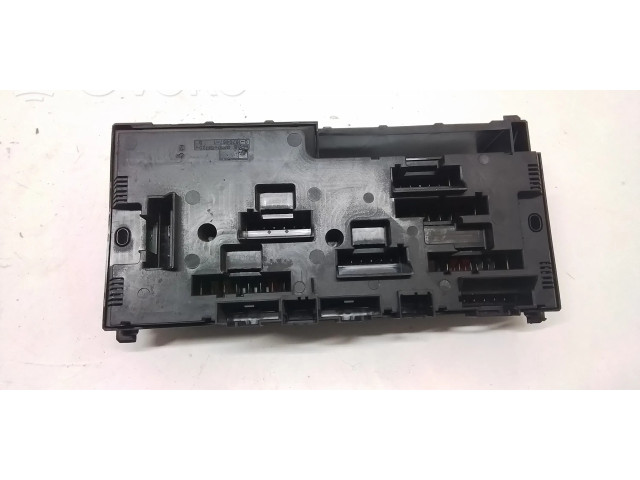 Pojistková skříňka 9252816 BMW 7 F01 F02 F03 F04 2014