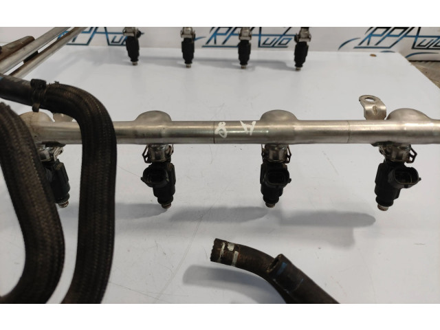 Vstřikovací lišta 077133681AA Audi A8 S8 D3 4E