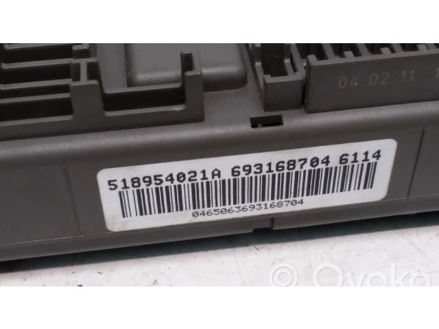 Pojistková skříňka 518954021A BMW X5 E70 2012