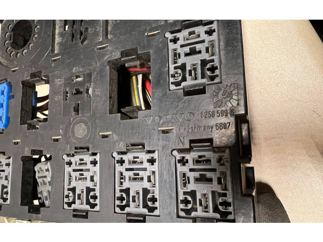   Pojistková skříňka 12585996   Volvo 740 1987