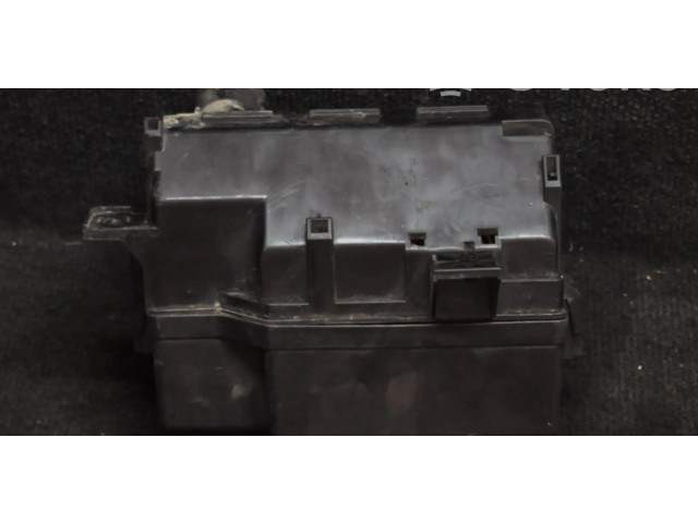 Pojistková skříňka 63564138 Nissan NP300 2006