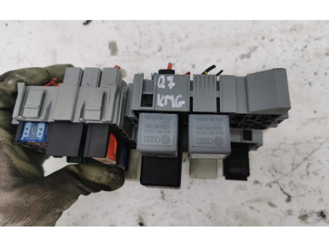   Pojistková skříňka 7L0937576B   Audi Q7 4L 2012