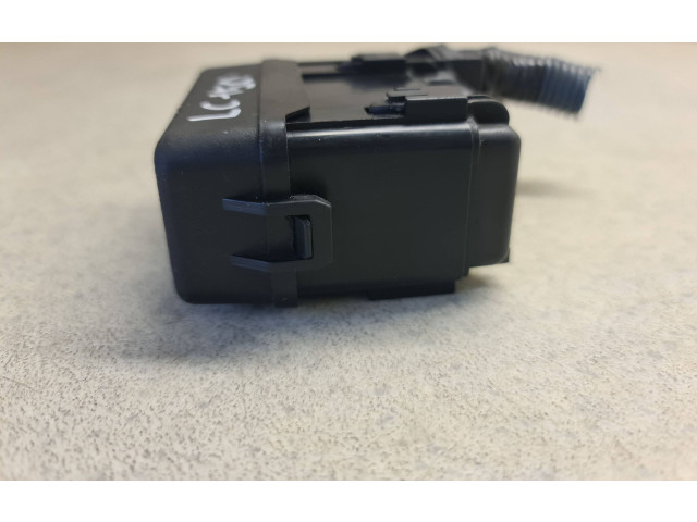   Pojistková skříňka 8266260380   Toyota Land Cruiser (J150) 2012