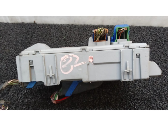 Блок предохранителей 00518762470   Ford Ka    