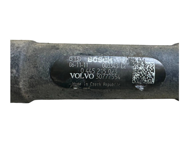 Топливная рампа 30777554, 003343L2 Volvo V70