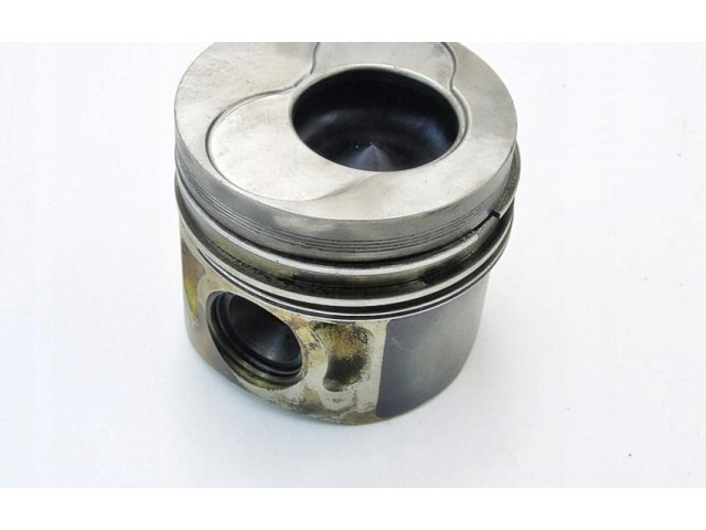 Píst Volkswagen Multivan T5