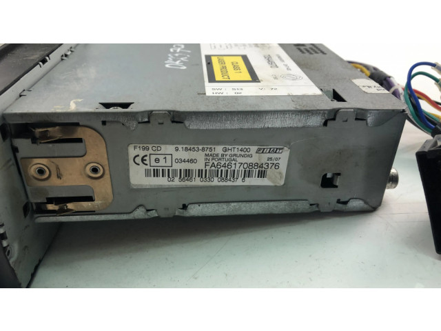 Радио/ проигрыватель CD/DVD / навигация