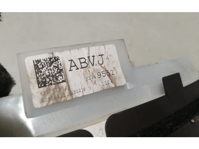 Панель приборов 13349552 Opel Meriva B