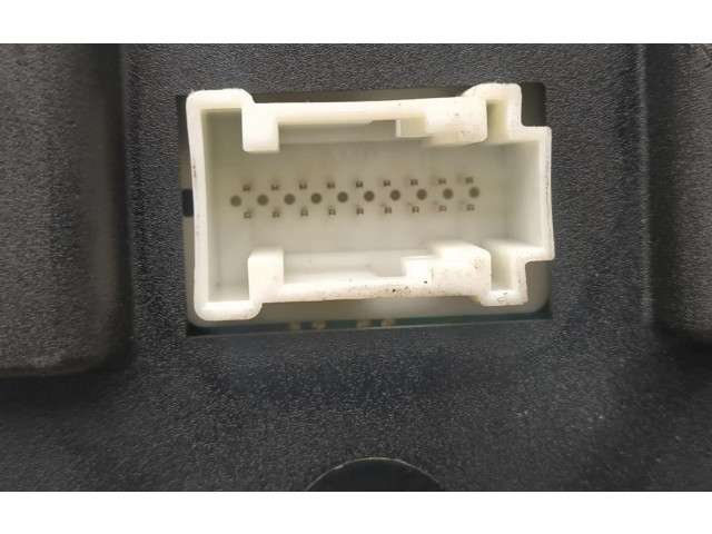 Přístrojová deska Mercedes-Benz C W203 2016 A2035406111