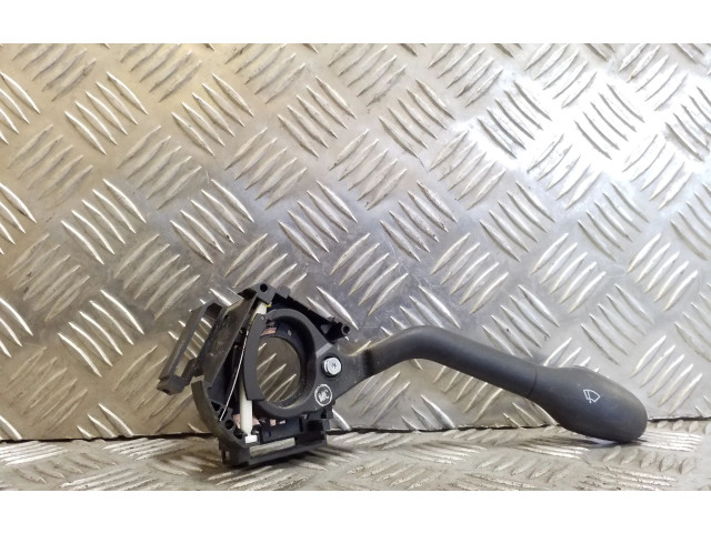 Ручка стеклоочистителей    Volkswagen PASSAT B4