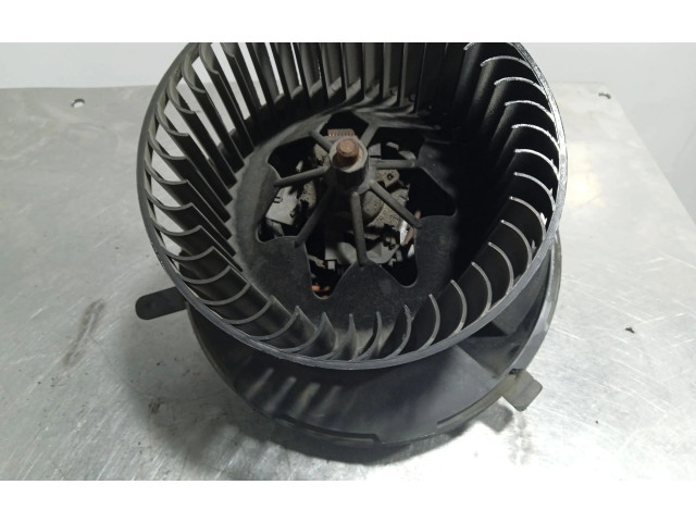 Вентилятор печки 1K1819015E Volkswagen Caddy