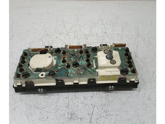 Панель приборов    Renault Clio I       