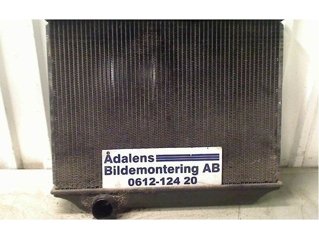 Радиатор интеркулера 9492730   Volvo 850