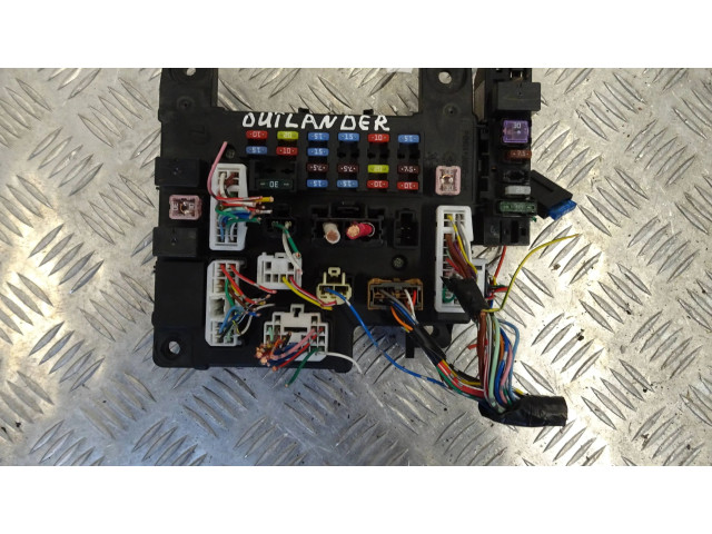 Блок предохранителей 8637A318   Mitsubishi Outlander    