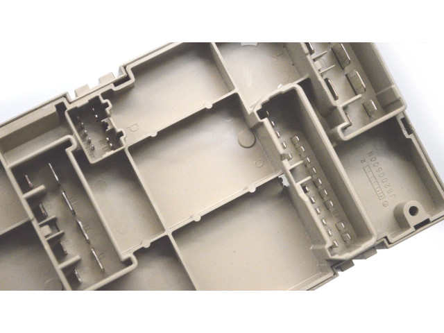 Блок предохранителей  LB101100B   Subaru Forester SH    