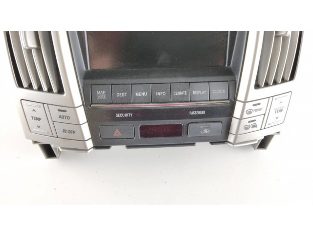 Радио/ проигрыватель CD/DVD / навигация