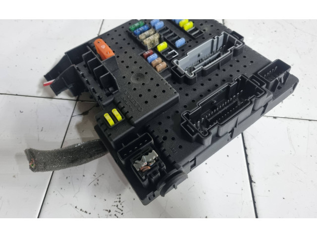 Pojistková skříňka 30728512, 28017881 Volvo S80 2005