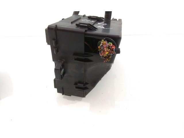 Pojistková skříňka AV6T14A142AA Ford C-MAX II 2011