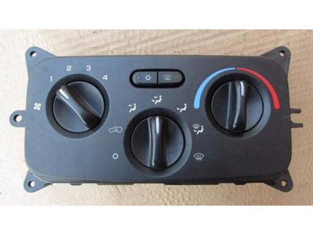 Блок управления климат-контролем    Jeep Cherokee III KJ