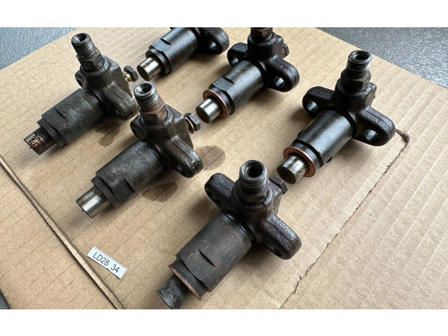 Форсунка 1660050L85, 1660050L25 Nissan Laurel LD28