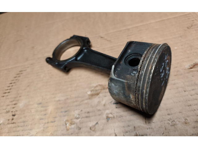  Поршень с шатуном    Jeep Cherokee III KJ  